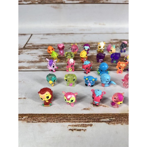 Hatchimals lot of 52 Colleggtibles Collectible Figures - Picture 2 of 7